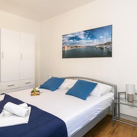 Apartments Mare Trogir Buitenkant foto