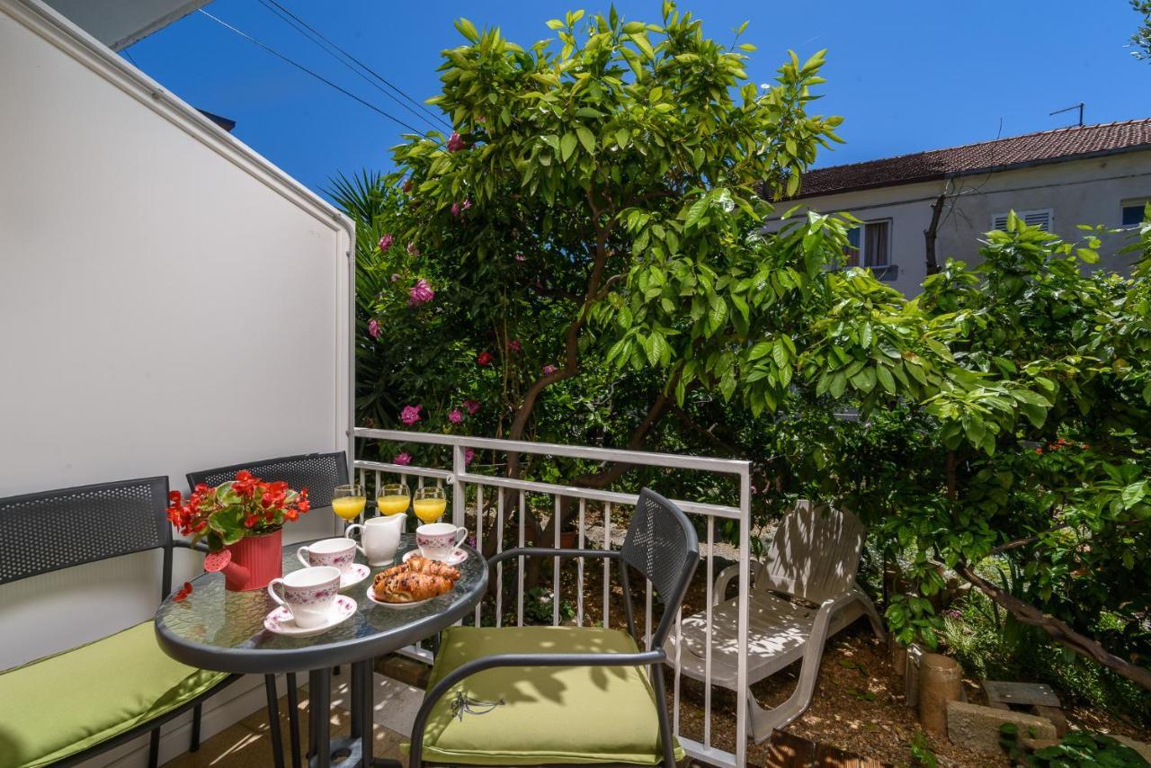 Apartments Mare Trogir Buitenkant foto