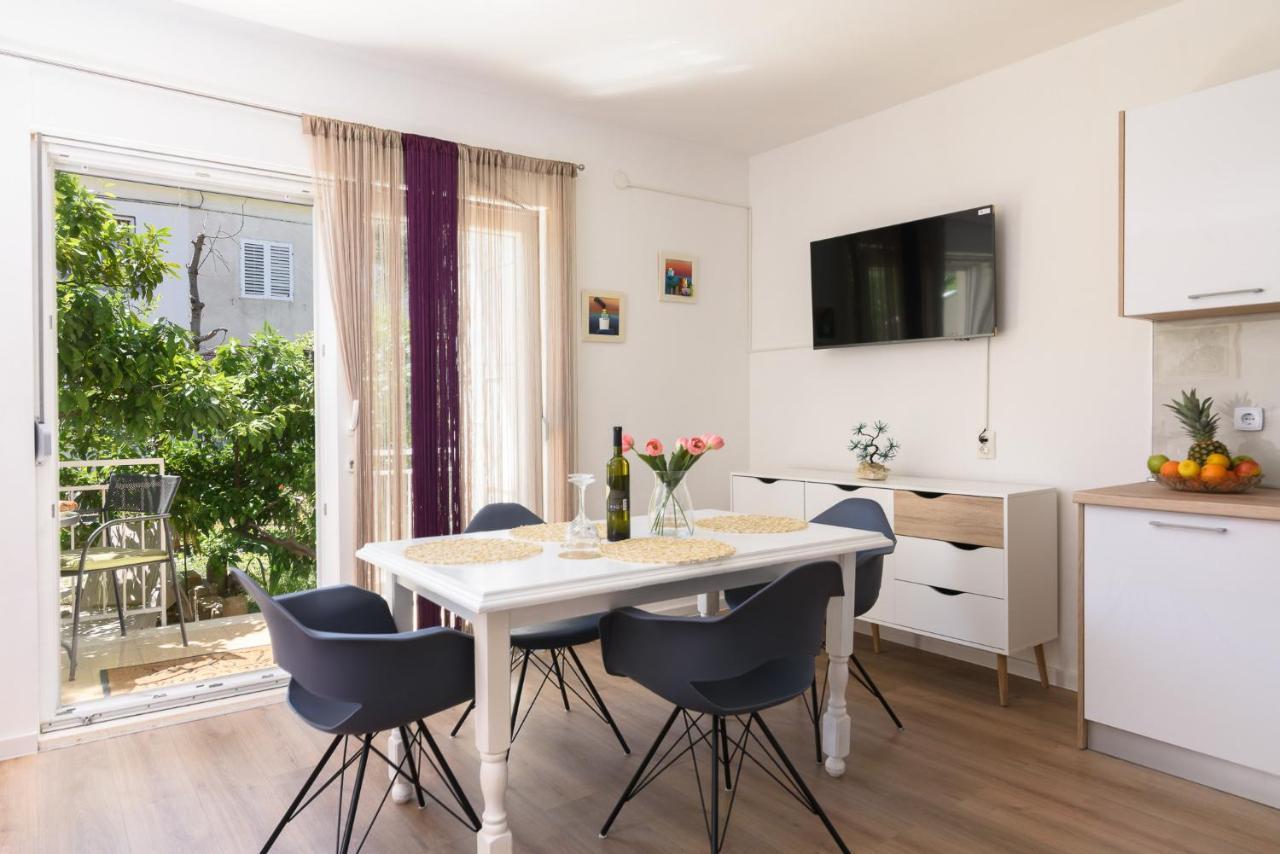 Apartments Mare Trogir Buitenkant foto