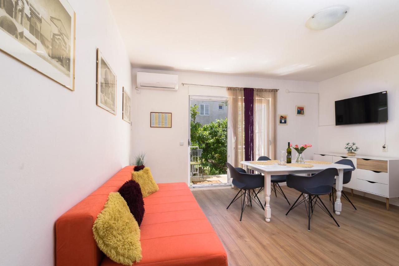 Apartments Mare Trogir Buitenkant foto