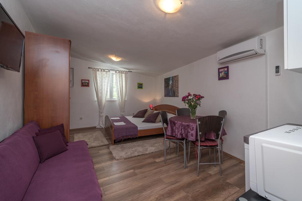 Apartments Mare Trogir Buitenkant foto