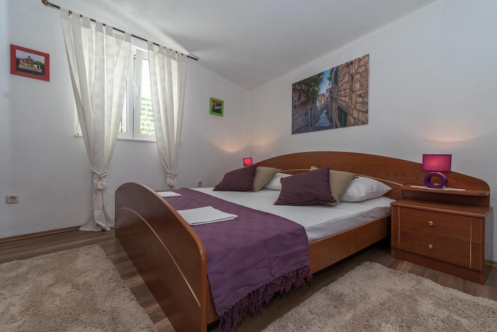 Apartments Mare Trogir Buitenkant foto