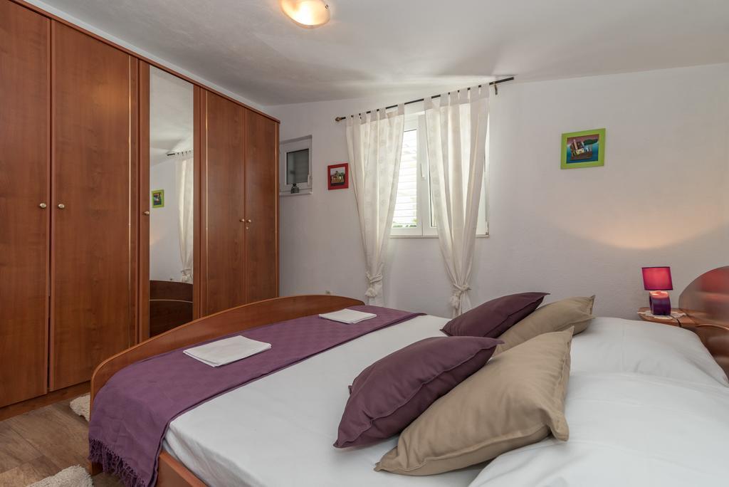 Apartments Mare Trogir Buitenkant foto