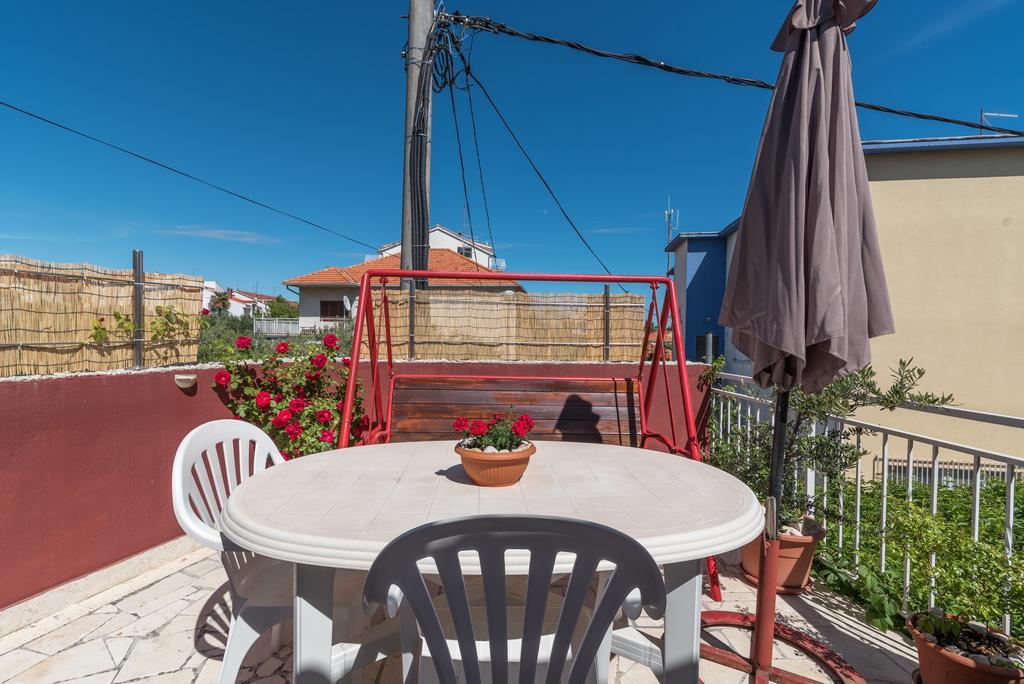 Apartments Mare Trogir Buitenkant foto